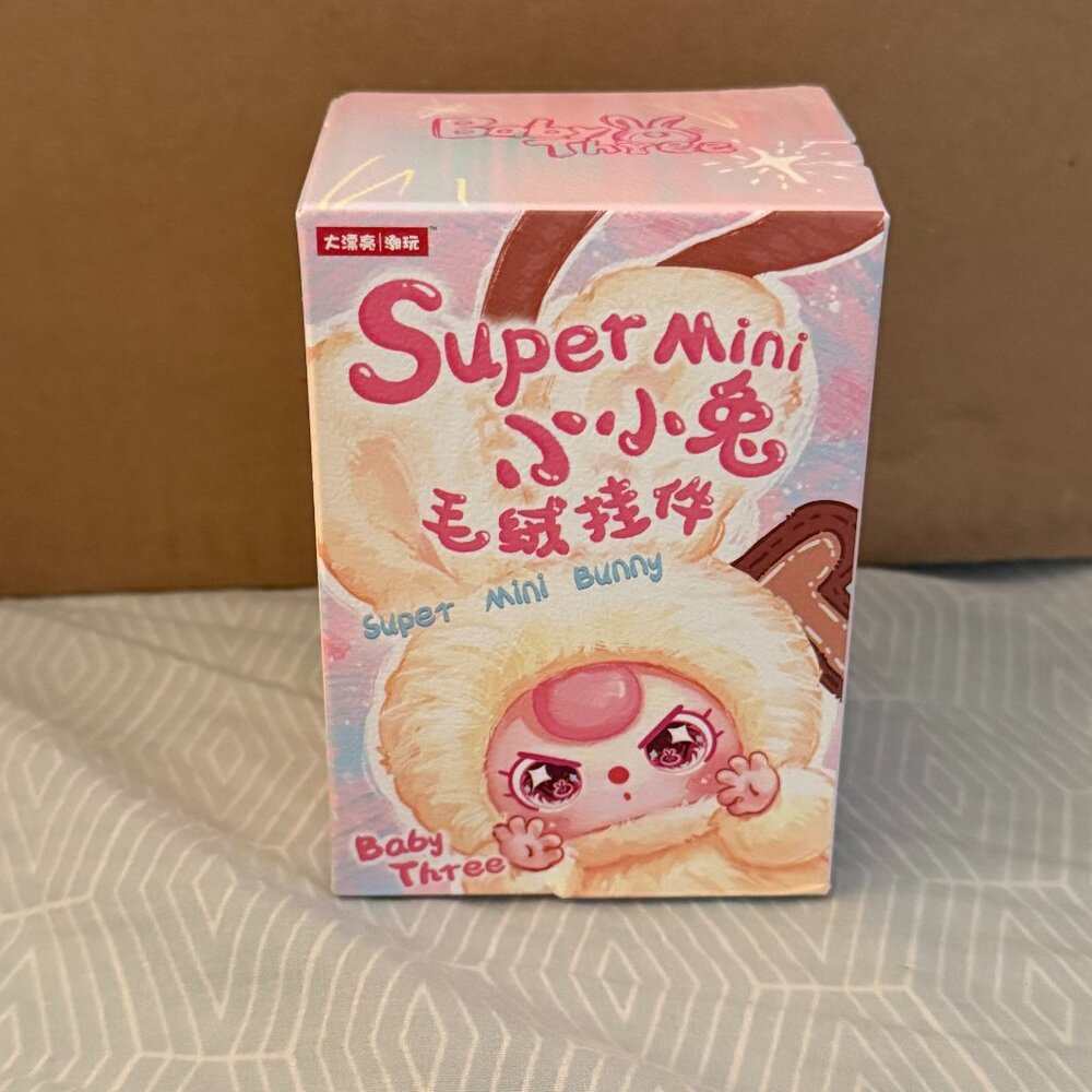 BABY THREE SUPER MINI LETTER BUNNY LETTER L BAG CHARM